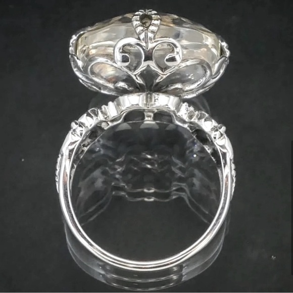 Silpada RARE Vintage
Sterling Silver Etched Crystal
Exquisite Detail Sz 7.5 - Picture 4 of 8